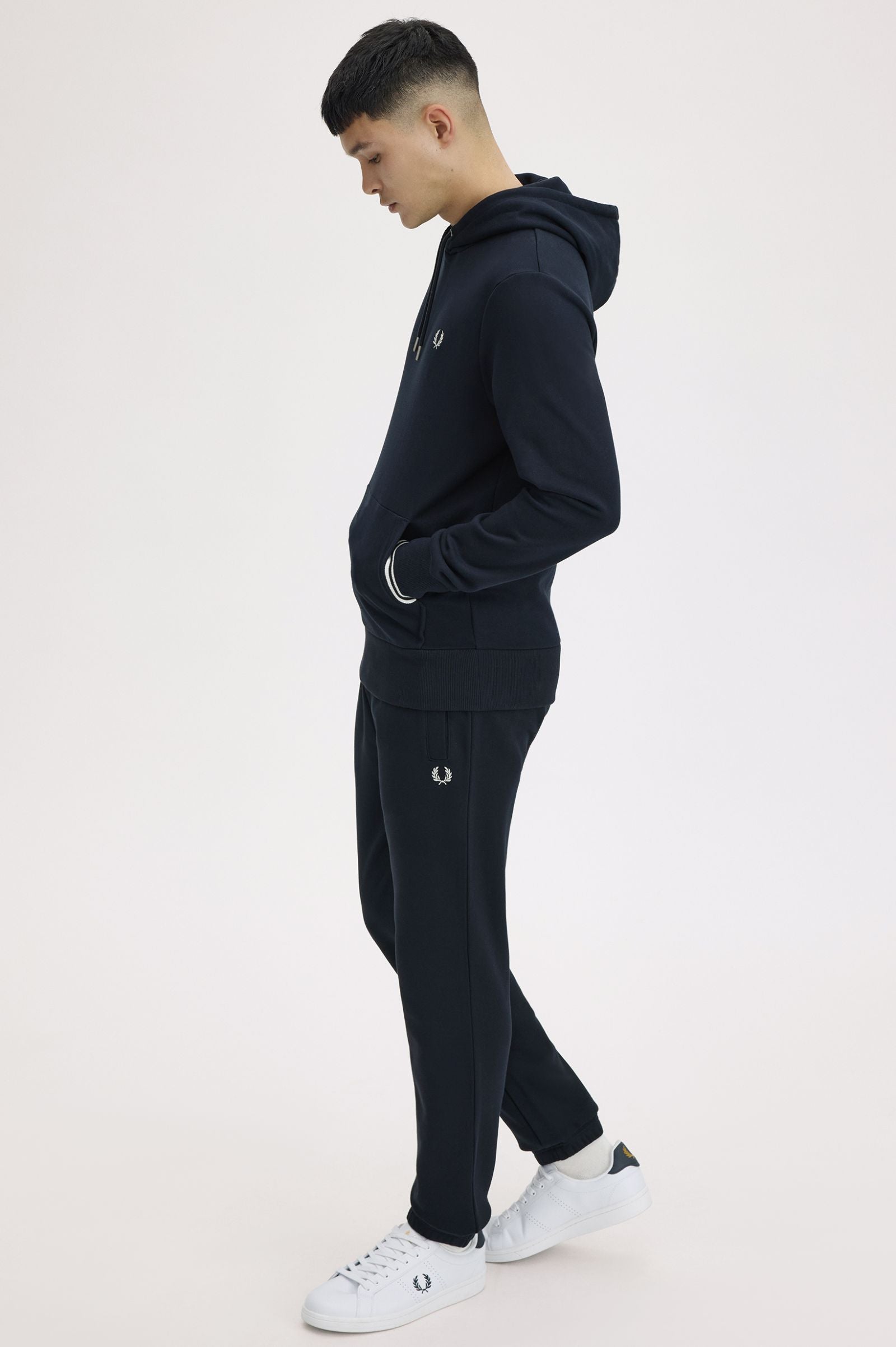 Felpa con cappuccio M2643 248 FRED PERRY Navy 