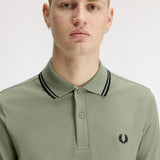 Polo manica corta M3600 S23 FRED PERRY Seagrass/black 
