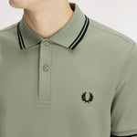 Polo manica corta M3600 S23 FRED PERRY Seagrass/black 