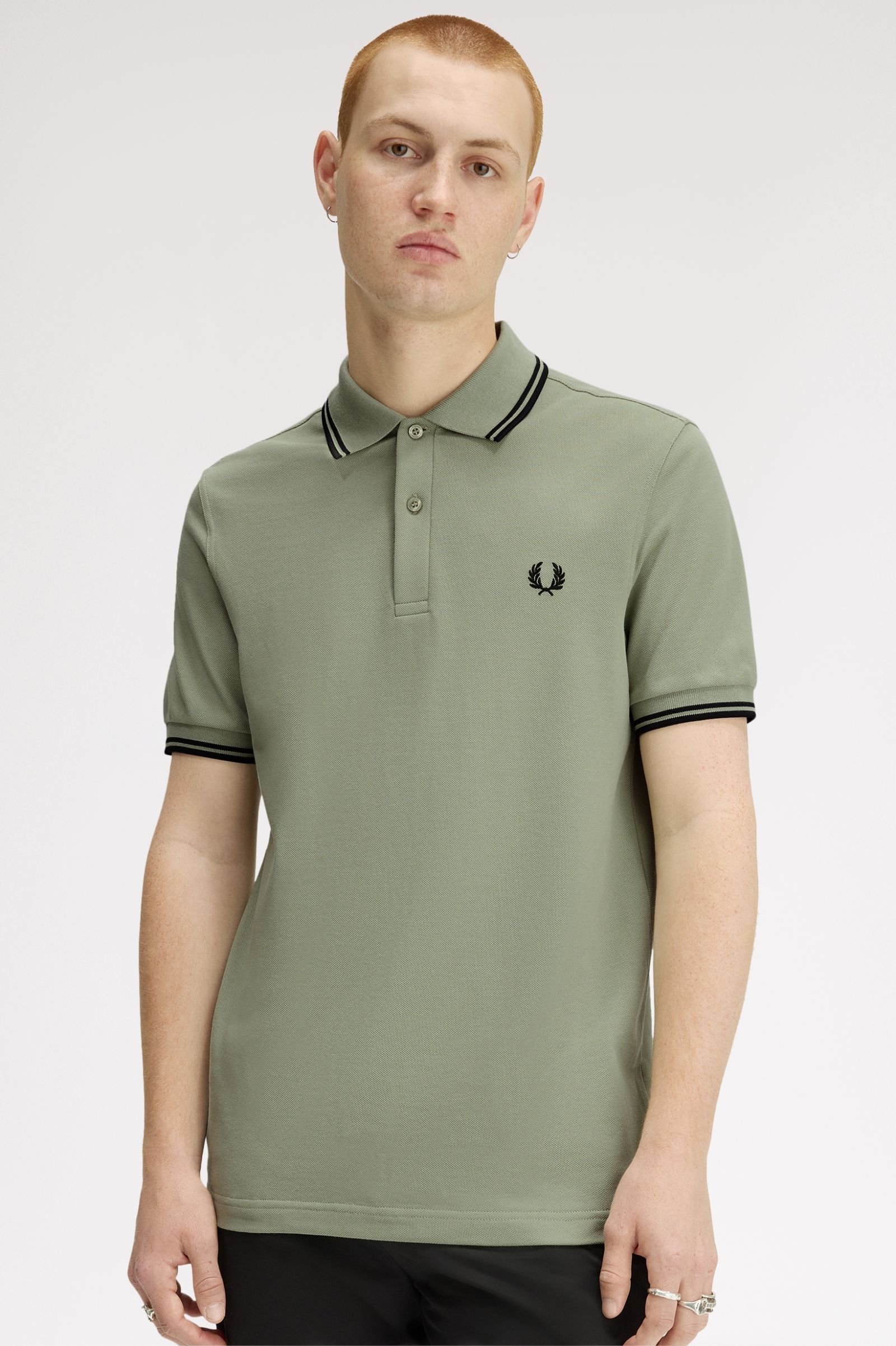Polo manica corta M3600 S23 FRED PERRY Seagrass/black 