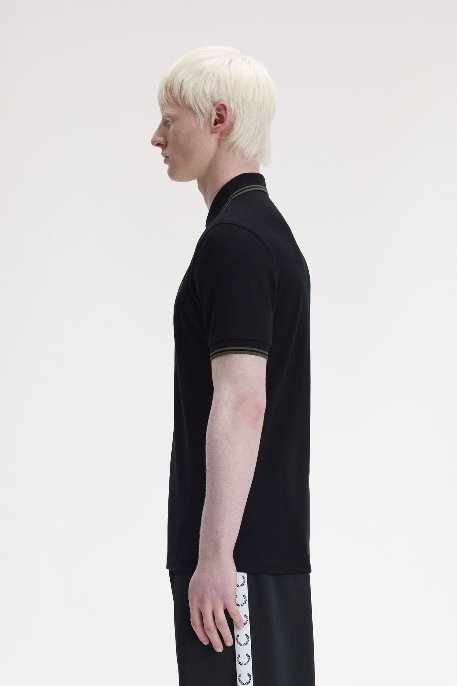 Polo manica corta M3600 T44 FRED PERRY Black/fieldgreen 