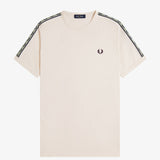 T-Shirt manica corta con banda logata M4613 28B FRED PERRY Ecru/navy 