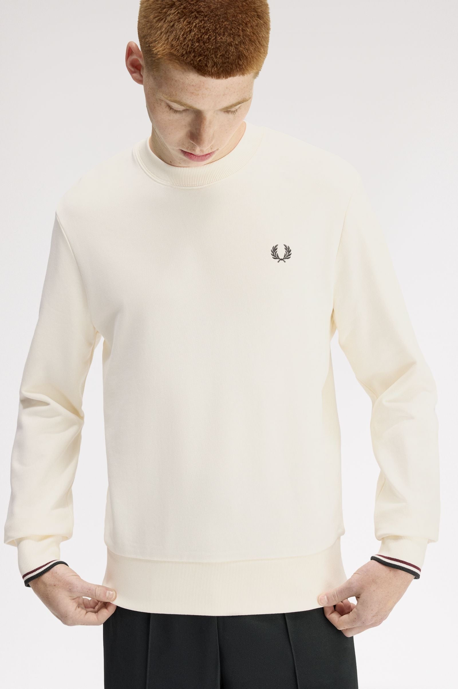 Felpa girocollo M7535 84A FRED PERRY Ecru/oxbld/grsrts 