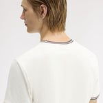 T-shirt con doppia riga M1588 84A FRED PERRY Ecr/oxbld/grsrts 