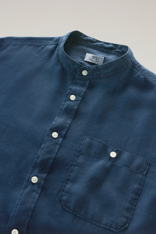 Camicia in puro lino tinta in capo con colletto alla coreana CFWOSI0105MRUT3372 31108 WOOLRICH Maritime blue 