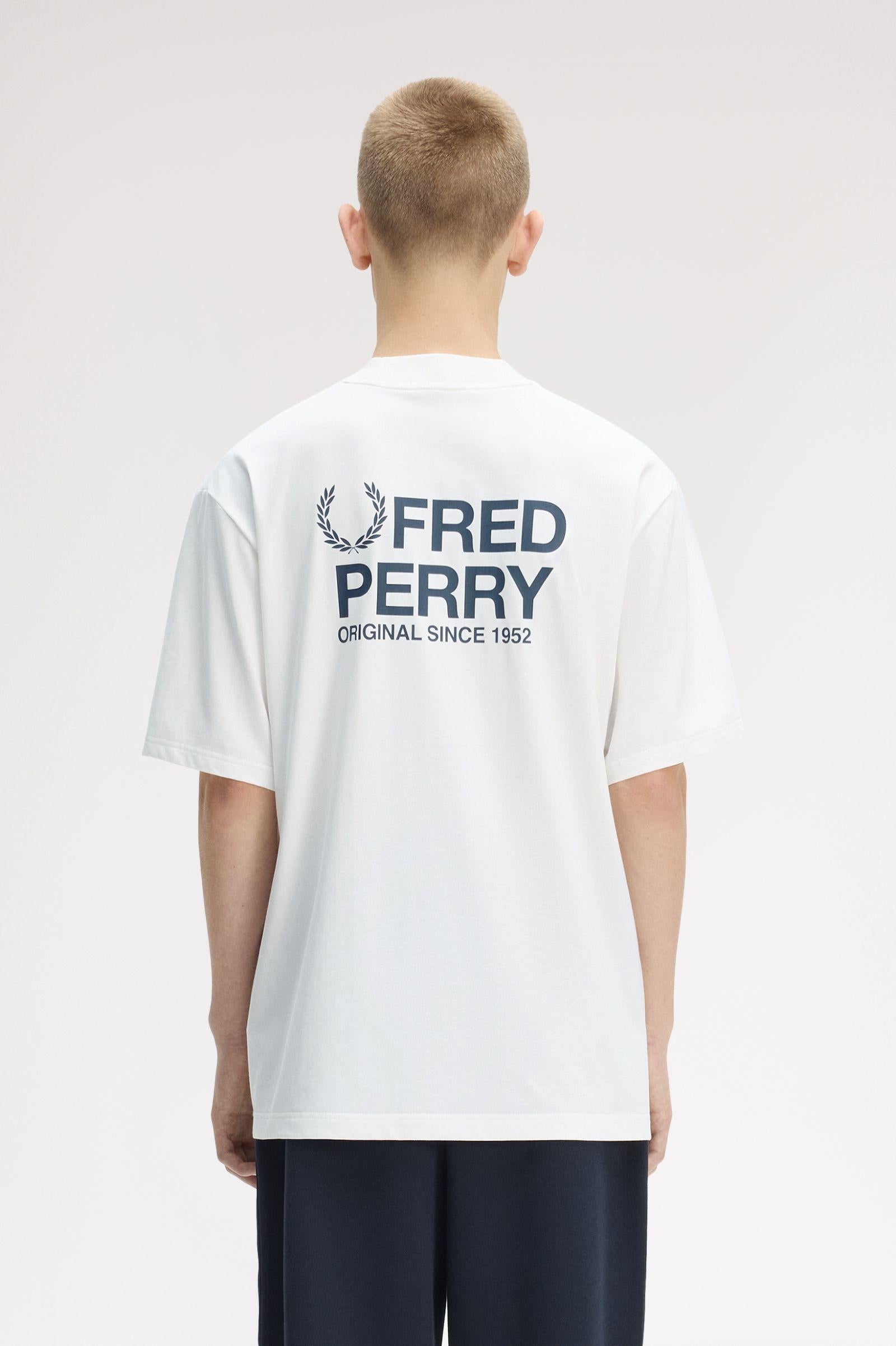 T-Shirt manica corta con stampa sul dietro M2475 129 FRED PERRY Snow white 