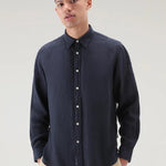 Camicia in puro lino tiinto in capo CFWOSI0113MRUT3372 3989 WOOLRICH Melton blue 