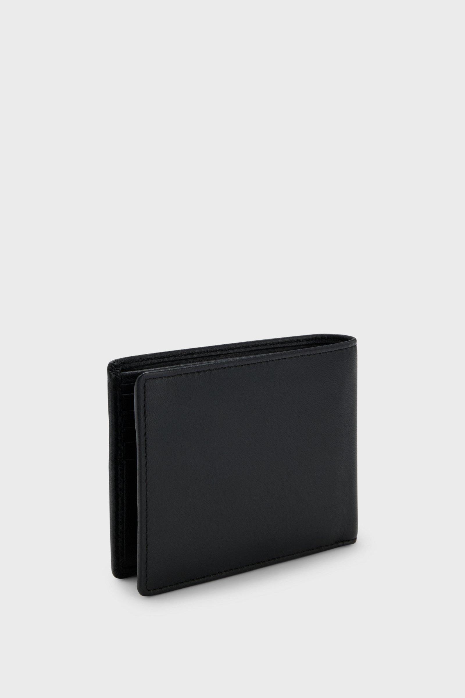 Portafoglio bi-fold in pelle martellata con logo goffrato 50470459 10241555 01 001 BOSS Black 