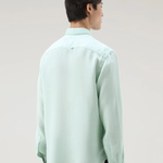 Camicia in puro lino tiinto in capo CFWOSI0113MRUT3372 6585 WOOLRICH Harbor green 