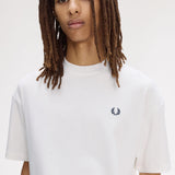T-Shirt oversize manica corta M2474 129 FRED PERRY Snow white 