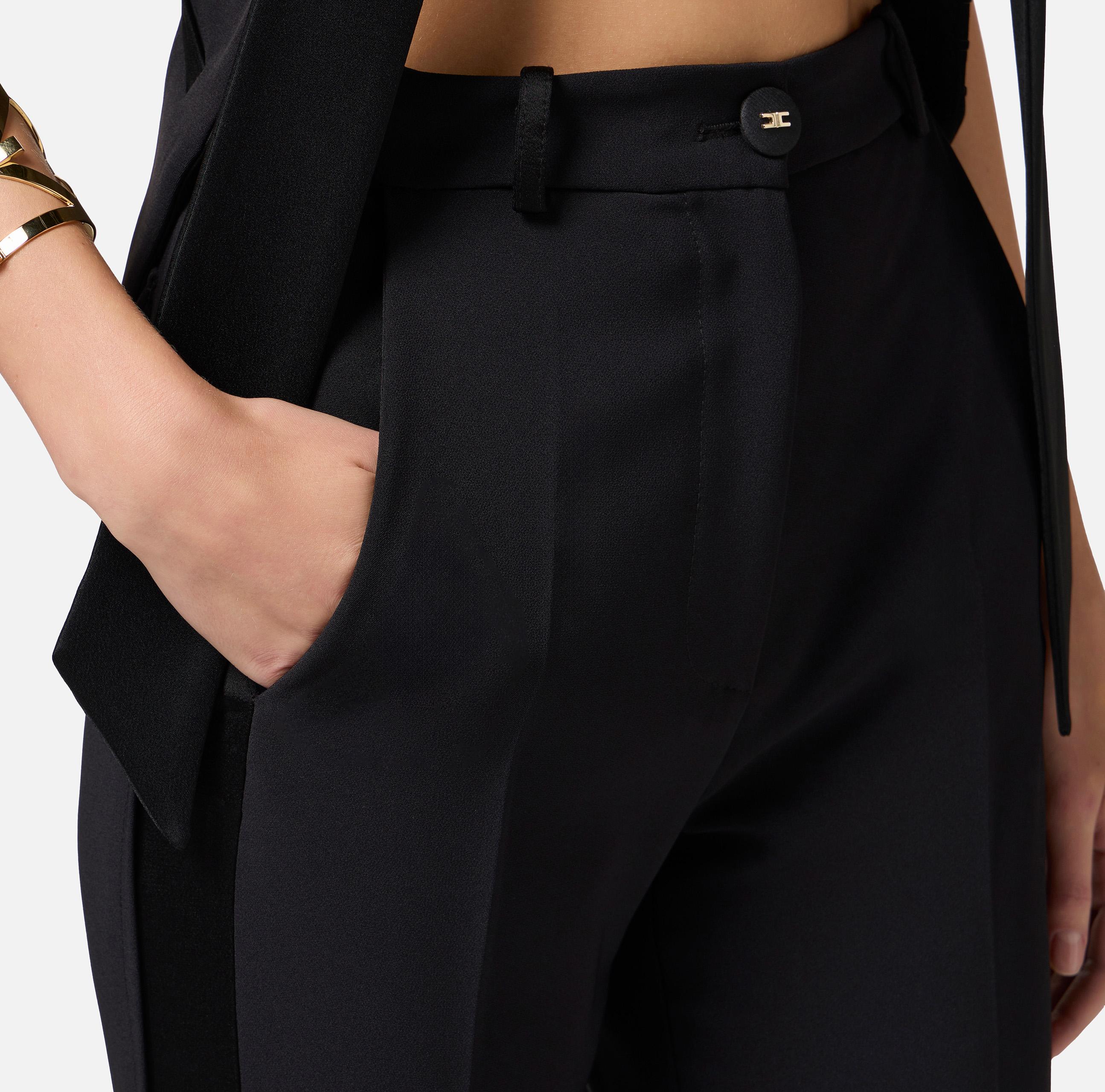 Pantaloni smoking in crêpe con bande in raso PA08651E2 110 ELISABETTA FRANCHI Nero 