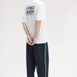 T-Shirt manica corta con stampa sul dietro M2475 129 FRED PERRY Snow white 
