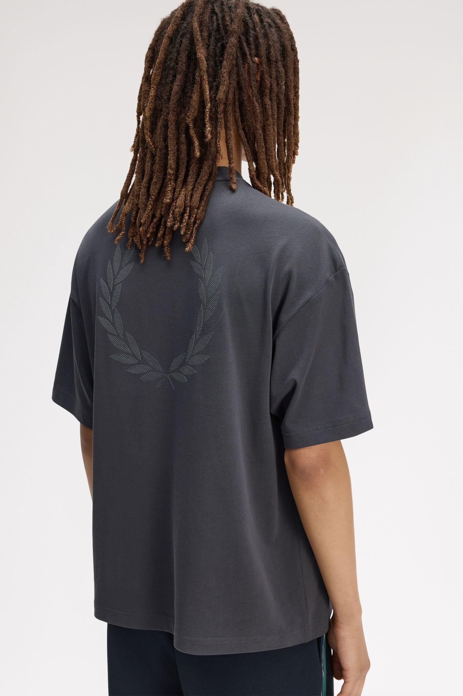 T-Shirt oversize manica corta M2474 297 FRED PERRY Anchor grey 