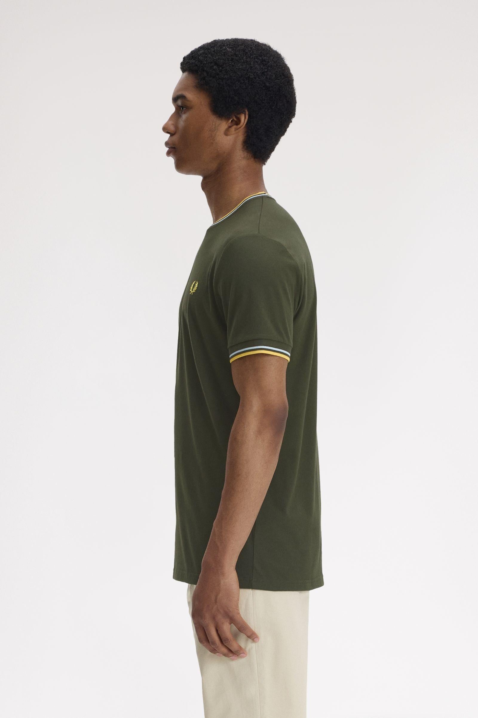 T-shirt con doppia riga M1588 05B FRED PERRY Hntngr/lgic/lmnb 