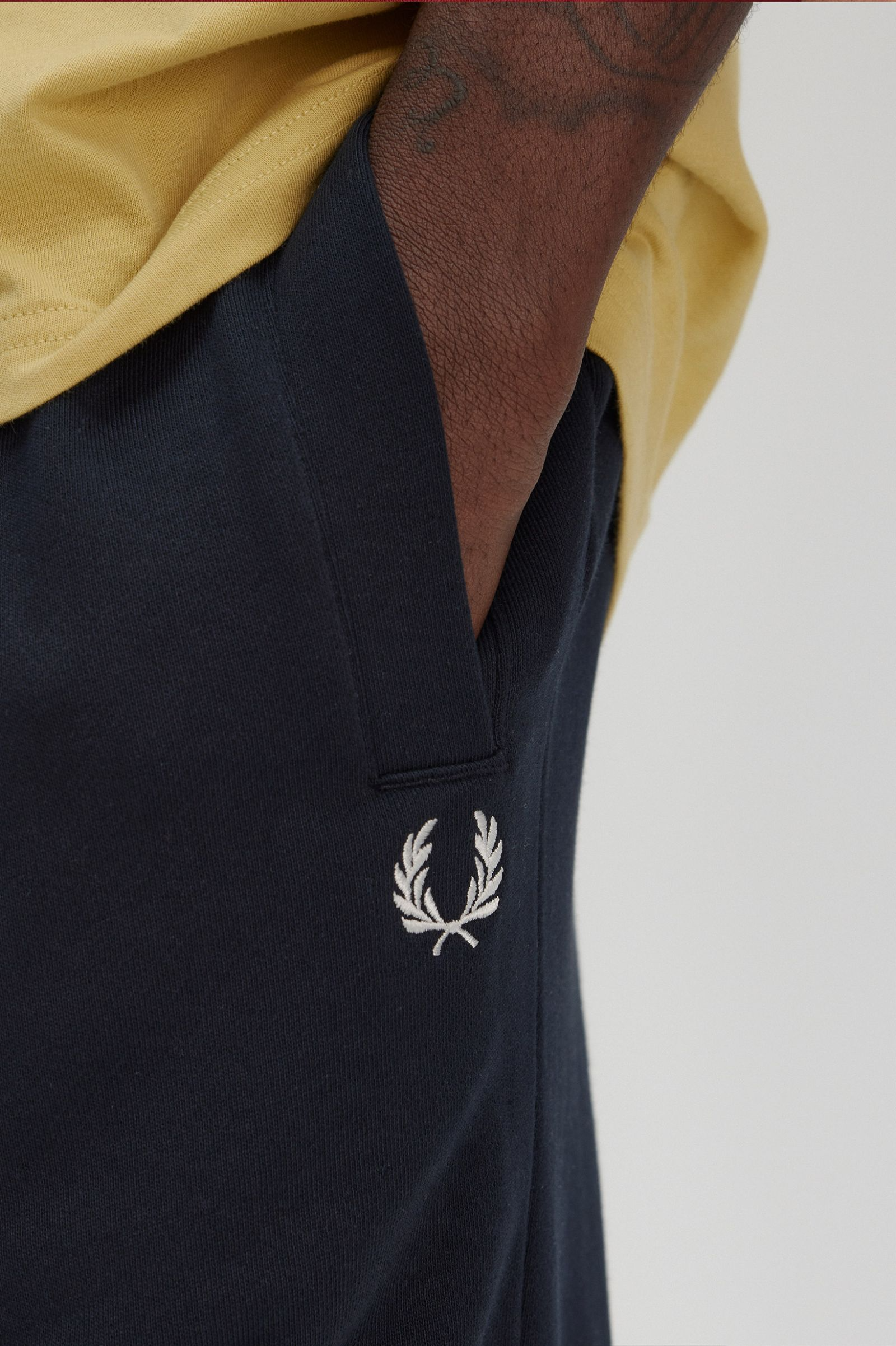 Bermuda in felpa di cotone S8505 608 FRED PERRY Navy 