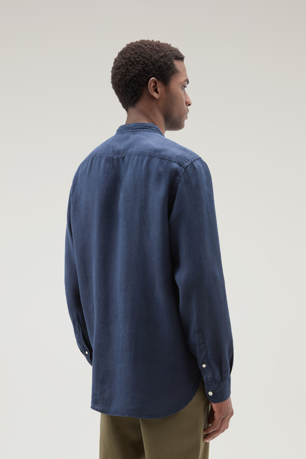 Camicia in puro lino tinta in capo con colletto alla coreana CFWOSI0105MRUT3372 31108 WOOLRICH Maritime blue 