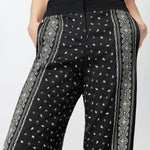 Pantaloni ampi leggeri stampa bandana 104663A2CK Z1T PINKO Nero/lime 