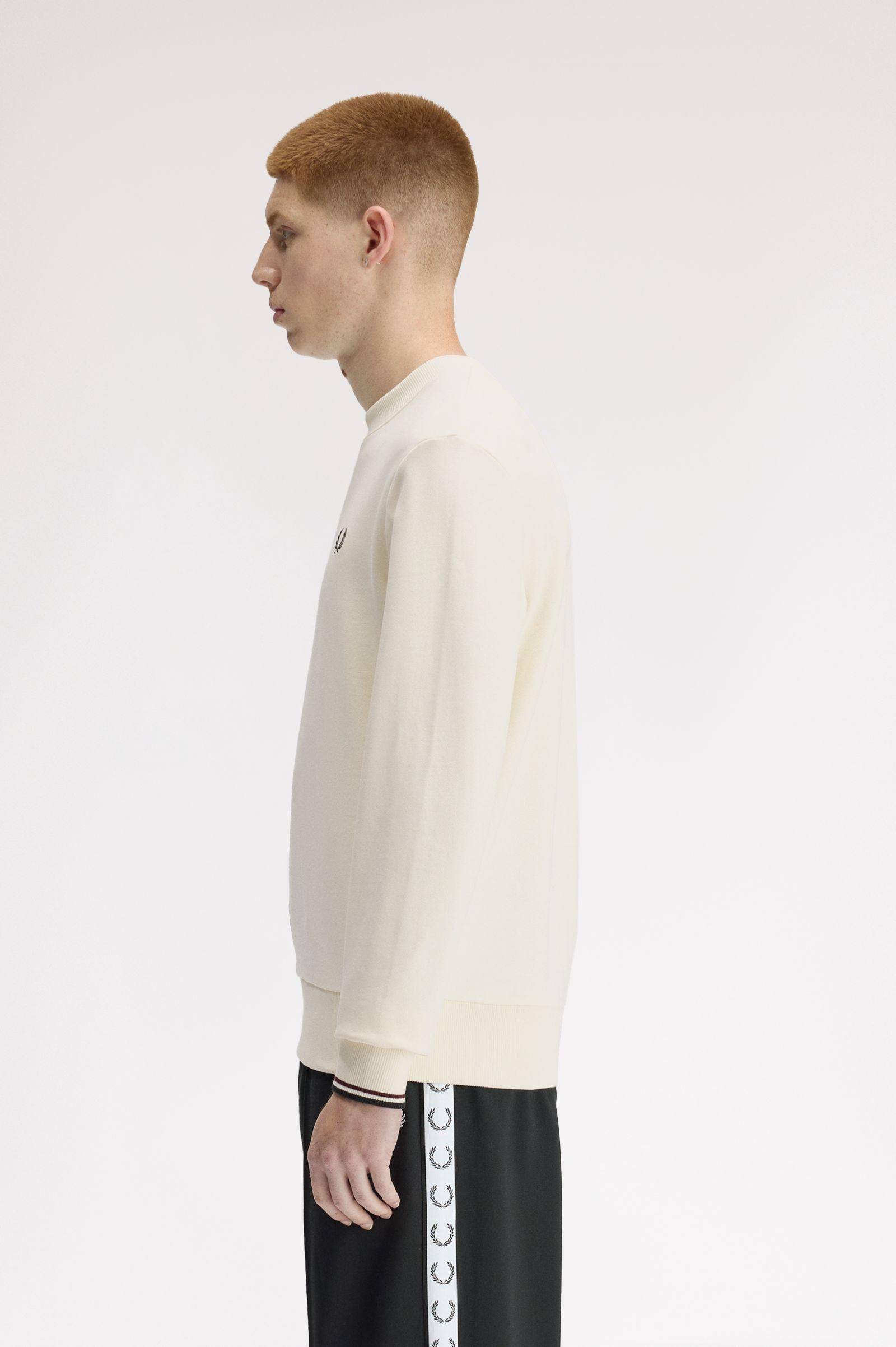 Felpa girocollo M7535 84A FRED PERRY Ecru/oxbld/grsrts 