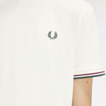 T-shirt con doppia riga M1588 84A FRED PERRY Ecr/oxbld/grsrts 