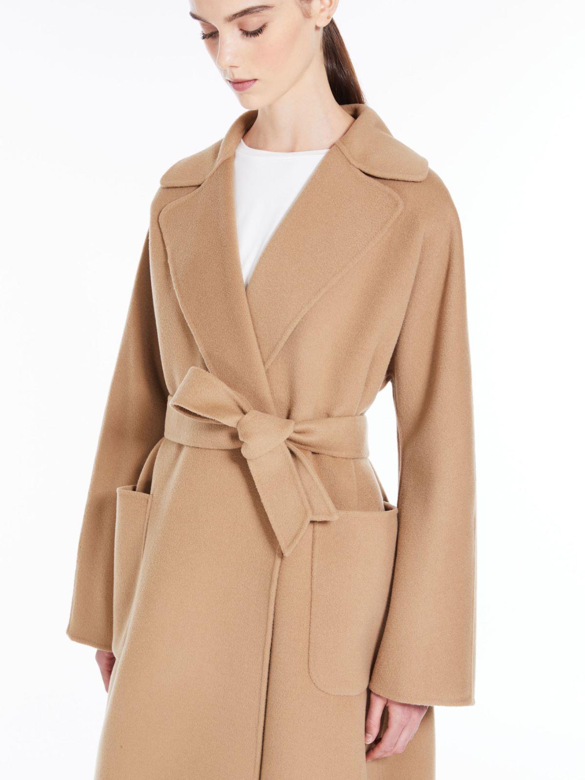 Cappotto a vestaglia 2350160339 016 MAX MARA WEEKEND Cammello 