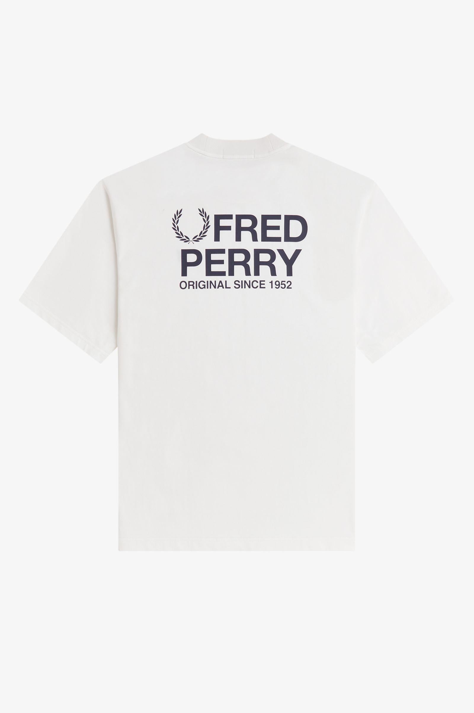 T-Shirt manica corta con stampa sul dietro M2475 129 FRED PERRY Snow white 