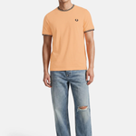 T-shirt con doppia riga M1588 82B FRED PERRY Peach/fhnv/fhnv 