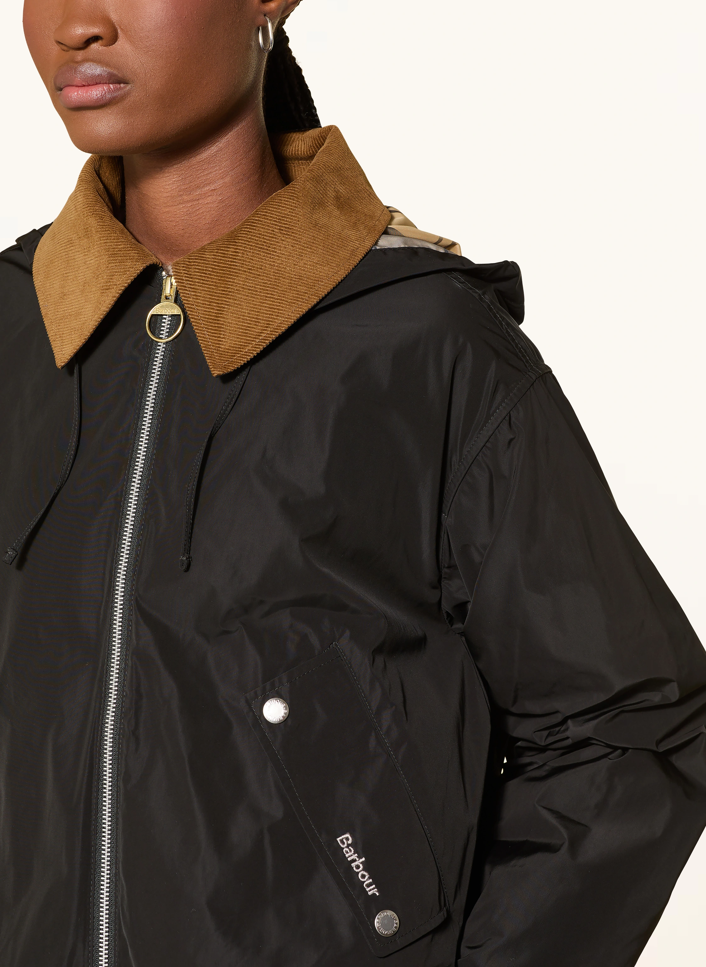 Giubbotto in nylon con cappuccio staccabile LSP0307 LSP BK11 BARBOUR Black/dress tartan 