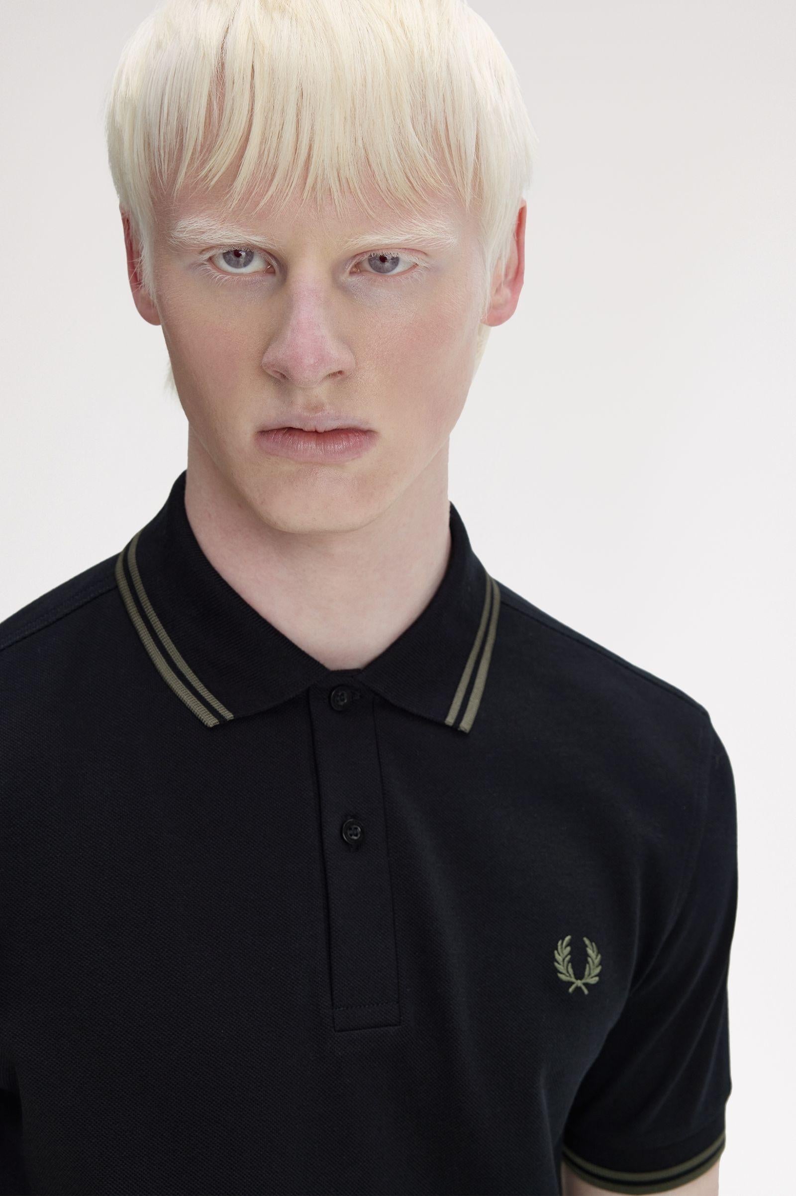 Polo manica corta M3600 T44 FRED PERRY Black/fieldgreen 