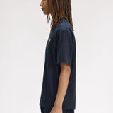 T-Shirt manica corta con stampa sul dietro M2475 608 FRED PERRY Navy 