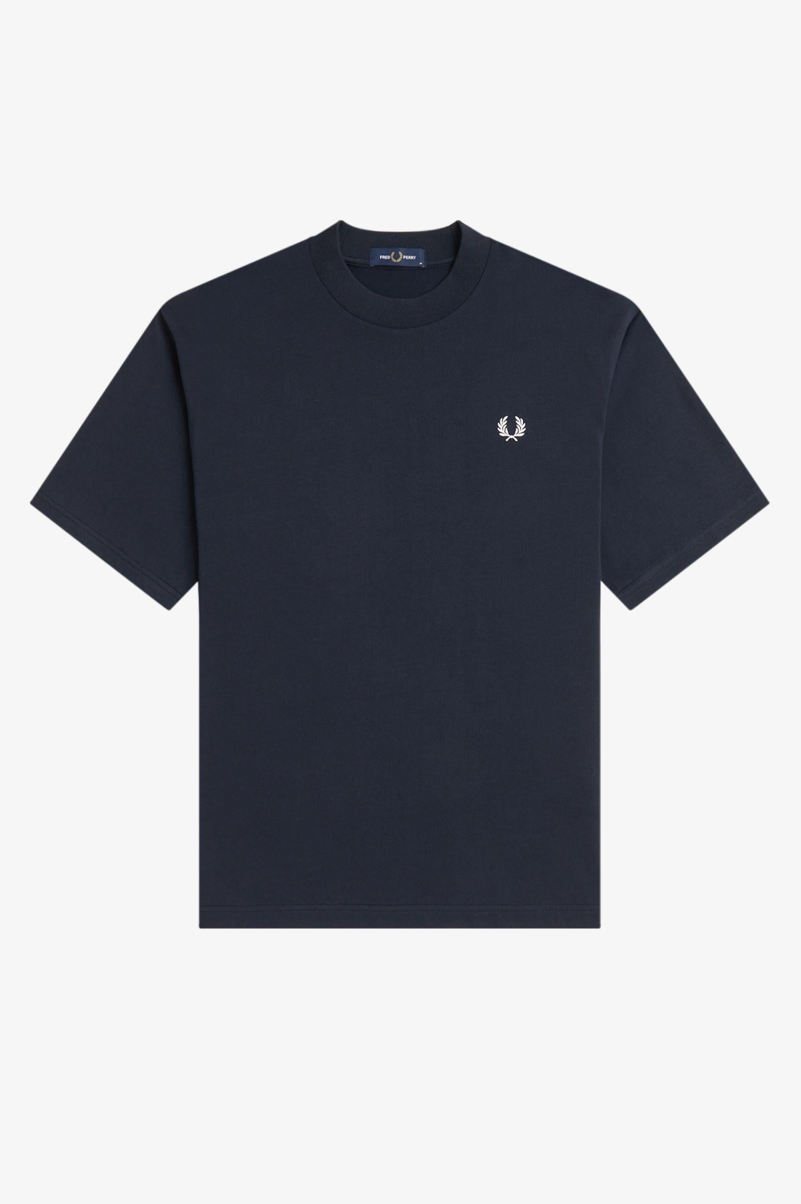 T-Shirt manica corta con stampa sul dietro M2475 608 FRED PERRY Navy 