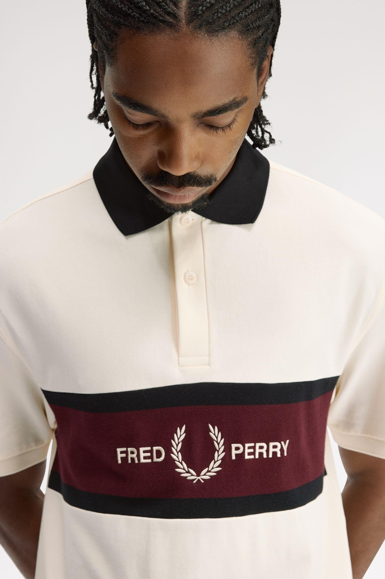 Polo con inserto ricamato M2421 560 FRED PERRY Ecru 