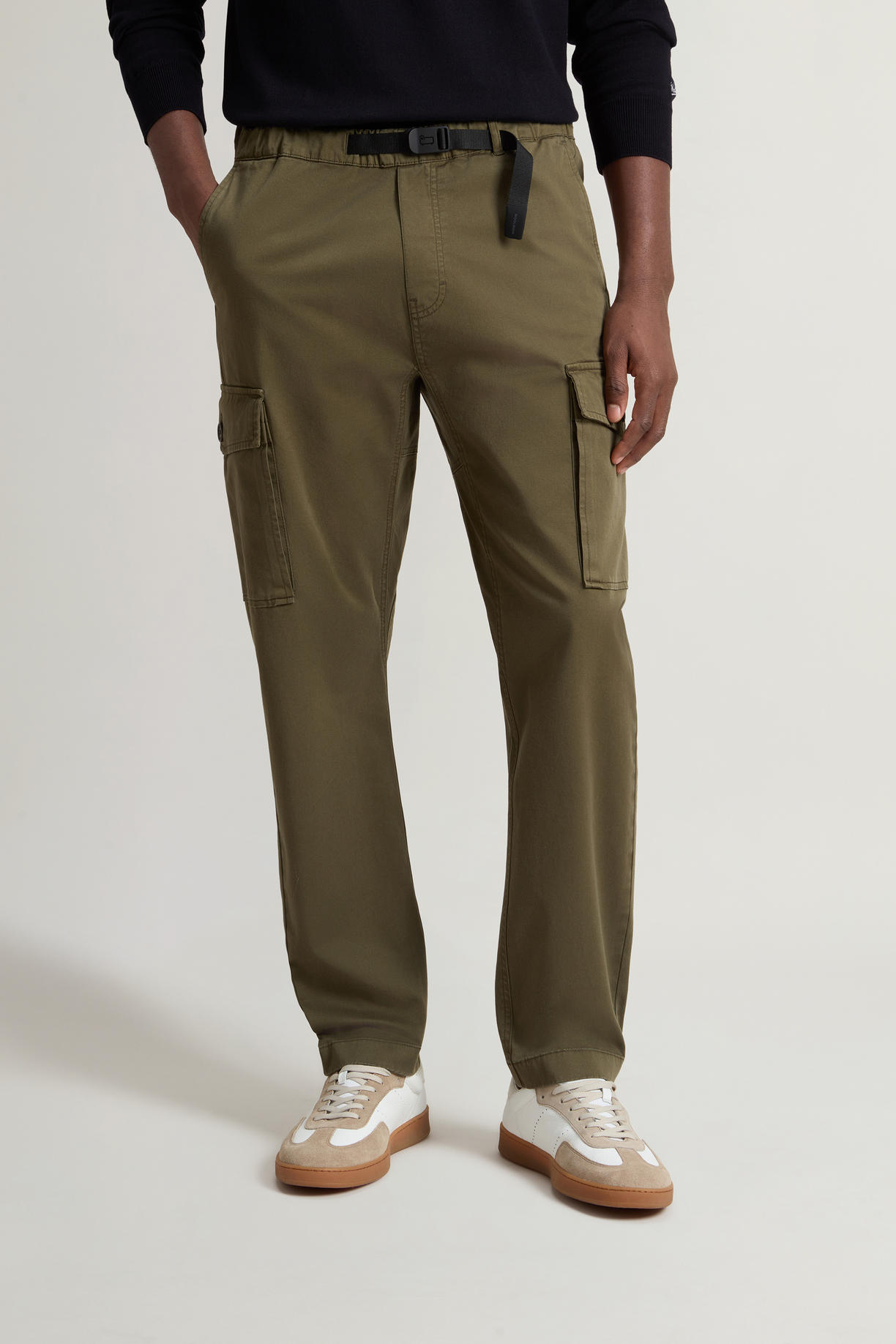 Pantaloni cargo tinti in capo con cintura CFWOTR0241MRUT4129 6006 WOOLRICH Greenstone 