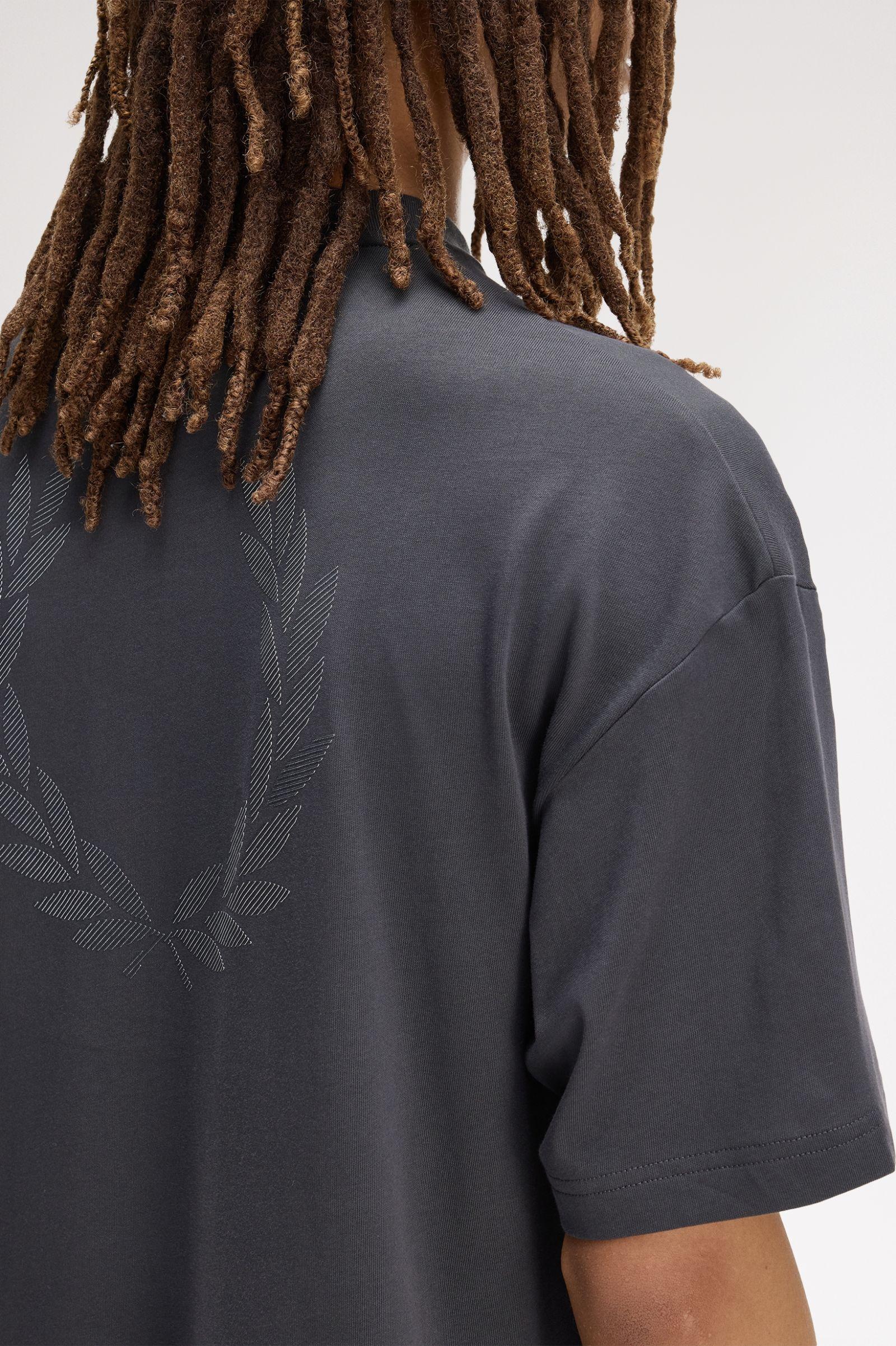 T-Shirt oversize manica corta M2474 297 FRED PERRY Anchor grey 