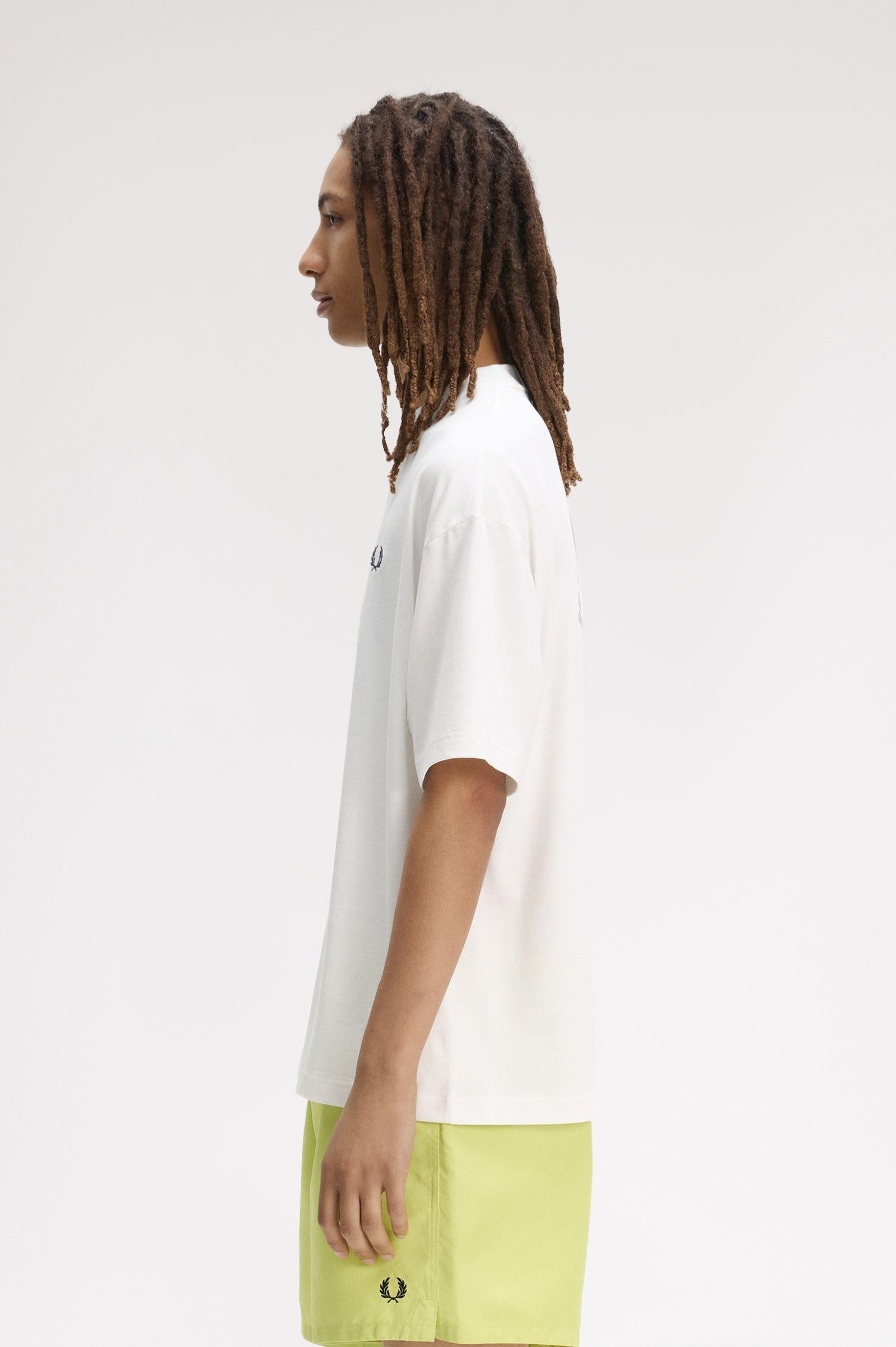 T-Shirt oversize manica corta M2474 129 FRED PERRY Snow white 