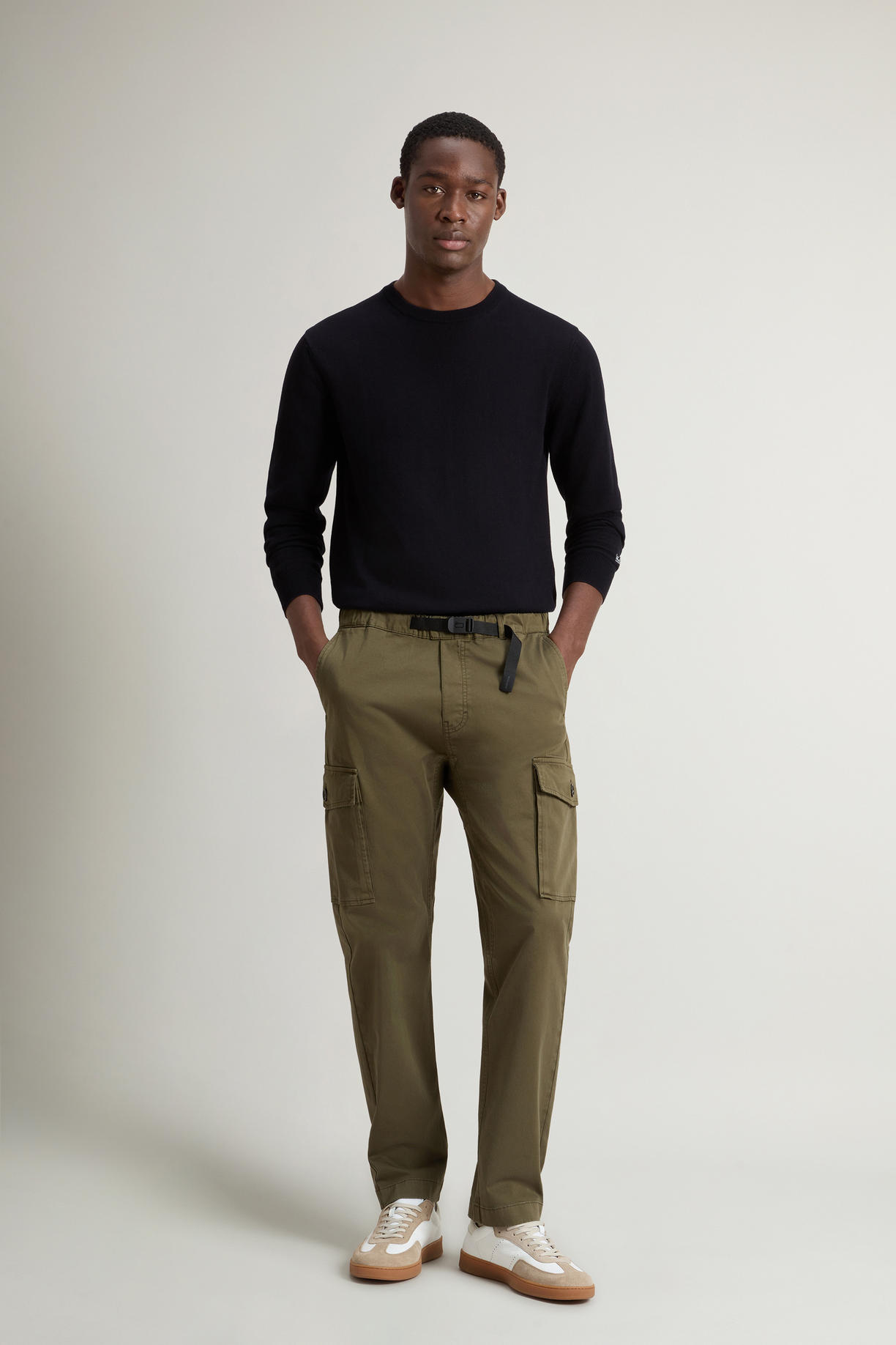 Pantaloni cargo tinti in capo con cintura CFWOTR0241MRUT4129 6006 WOOLRICH Greenstone 