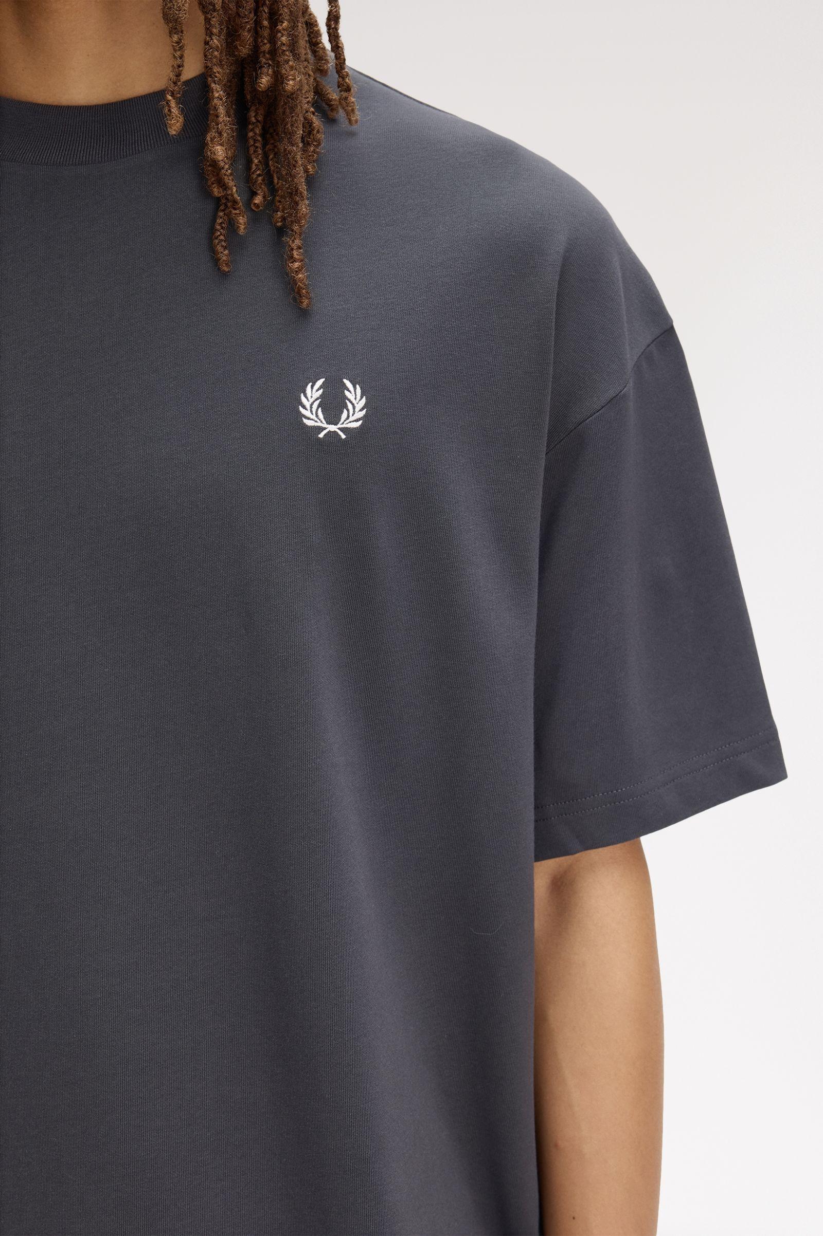 T-Shirt oversize manica corta M2474 297 FRED PERRY Anchor grey 