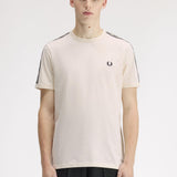 T-Shirt manica corta con banda logata M4613 28B FRED PERRY Ecru/navy 