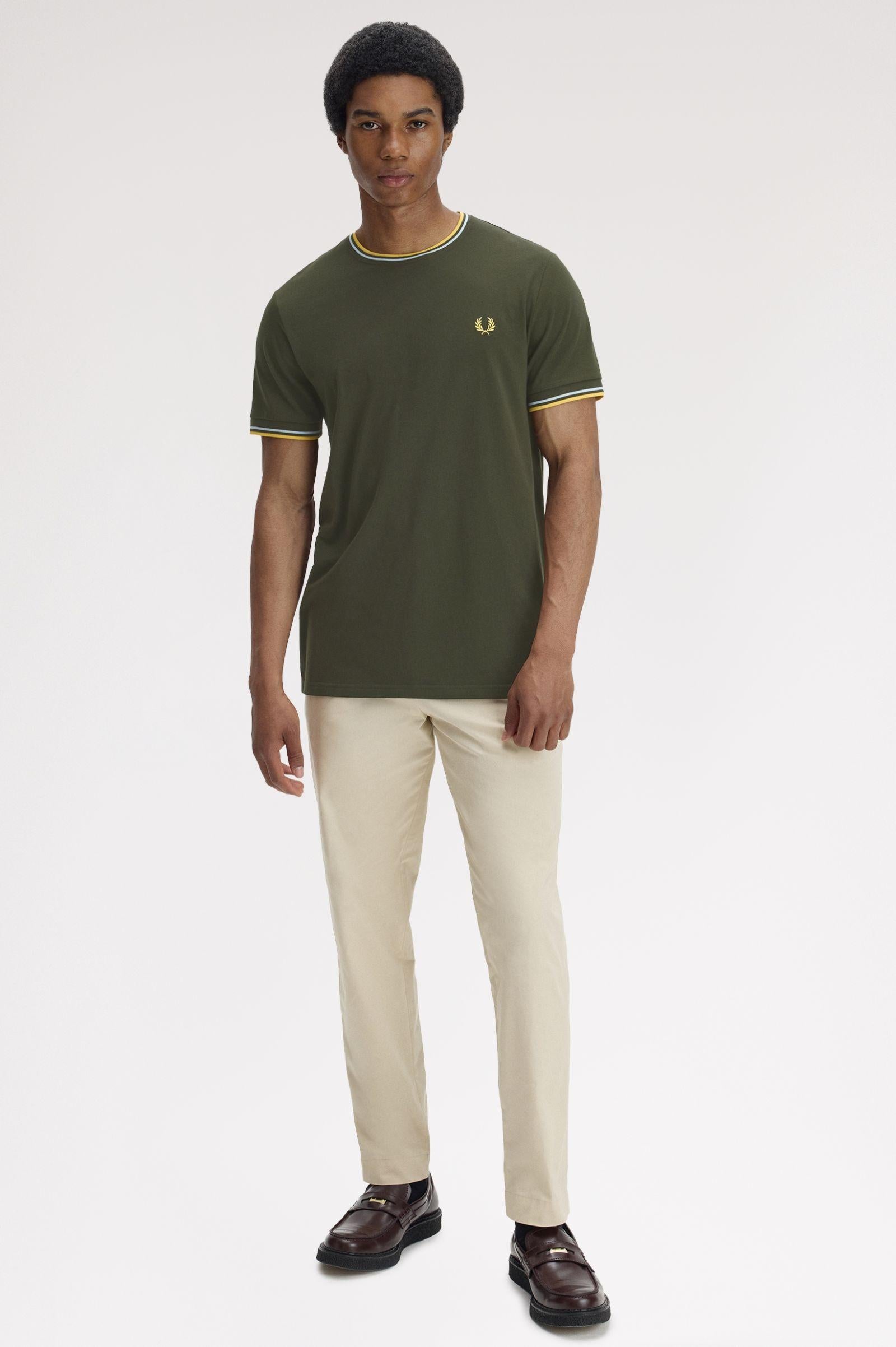 T-shirt con doppia riga M1588 05B FRED PERRY Hntngr/lgic/lmnb 