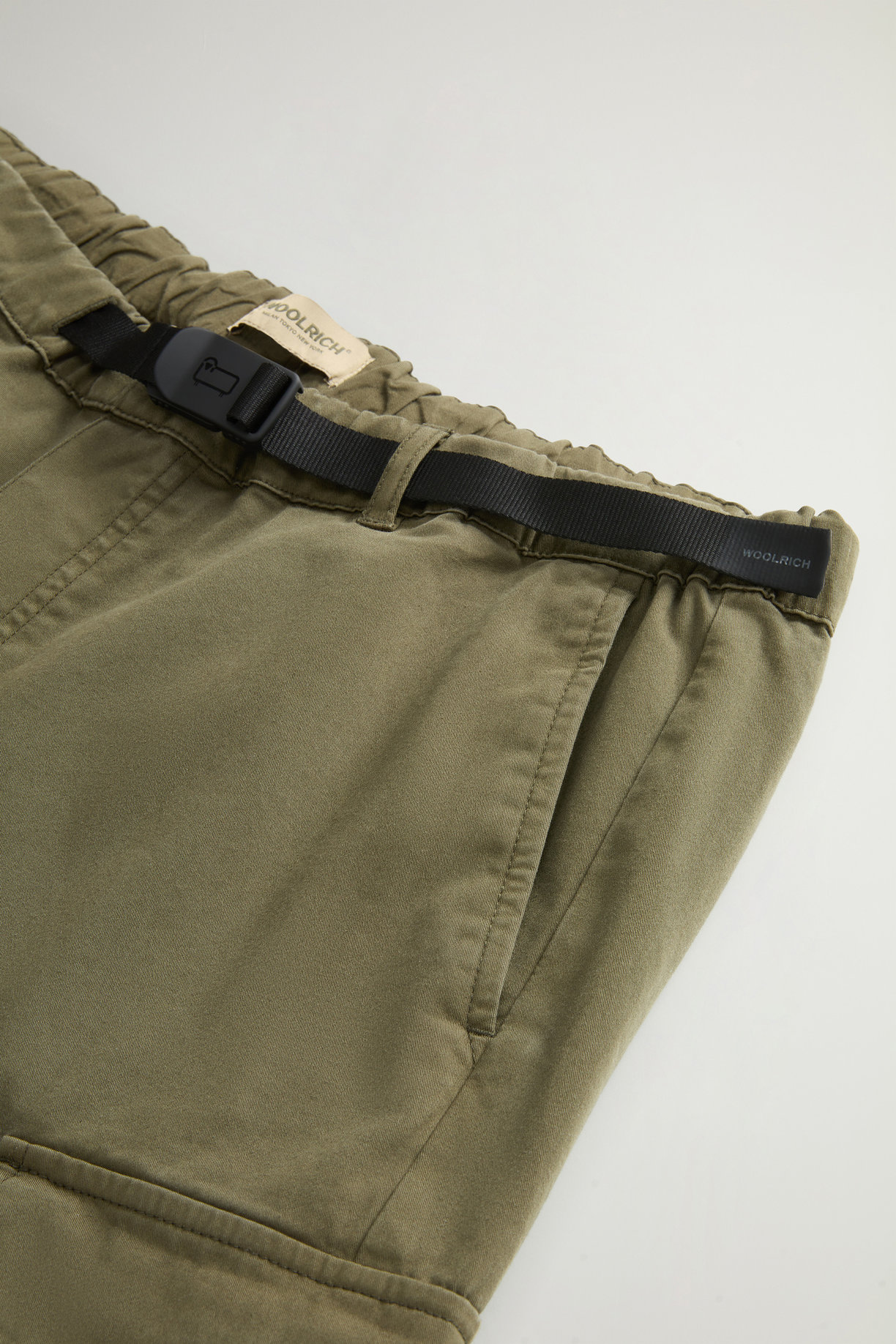 Pantaloni cargo tinti in capo con cintura CFWOTR0241MRUT4129 6006 WOOLRICH Greenstone 