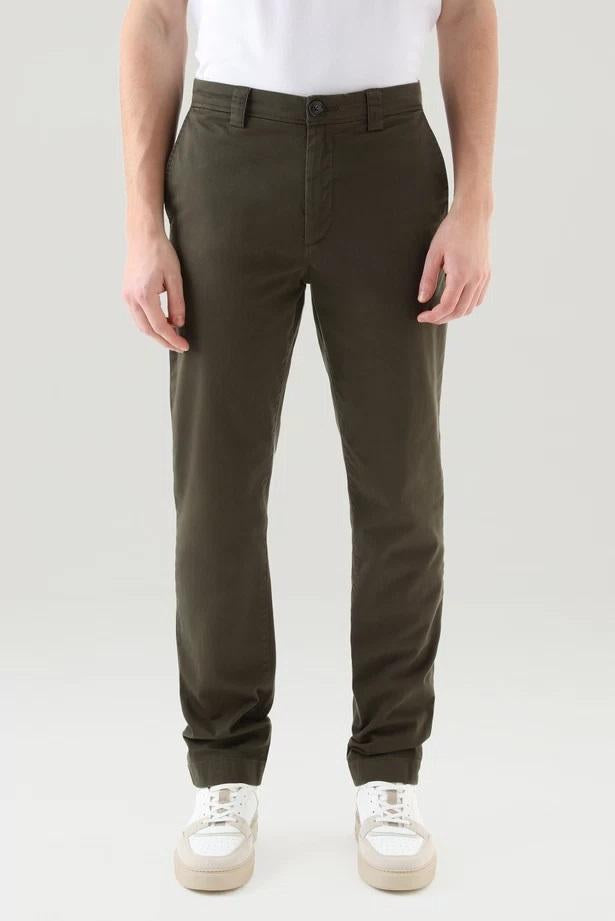 Pantaloni chino in cotone tinto in capo CFWOTR0138MRUT3343 614 WOOLRICH Dark green 