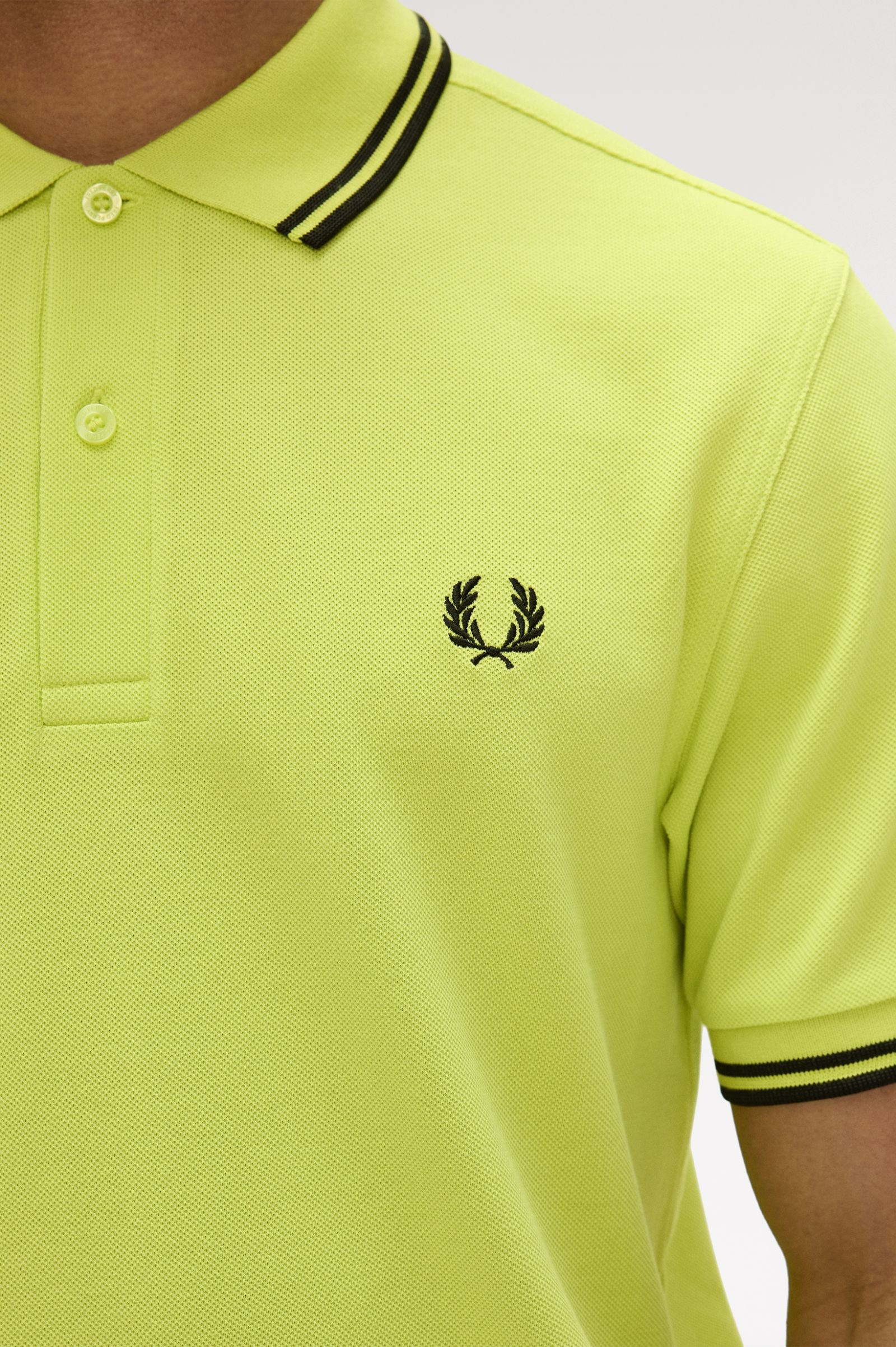 Polo manica corta M3600 84B FRED PERRY Citron/blk/blk 