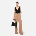 Pantalone dritto in crêpe fermo con rivetto stemma PA02646E2 032 ELISABETTA FRANCHI Camel 